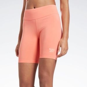 Reebok NEW shorts twisted coral with embroidered logo